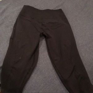 Lululemon seamless crops